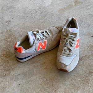 New balance tennis shoes